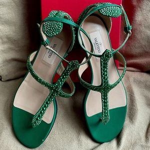 New With Box Valentino Garavani Gladiator green Glitter crystals Flats Shoes 37